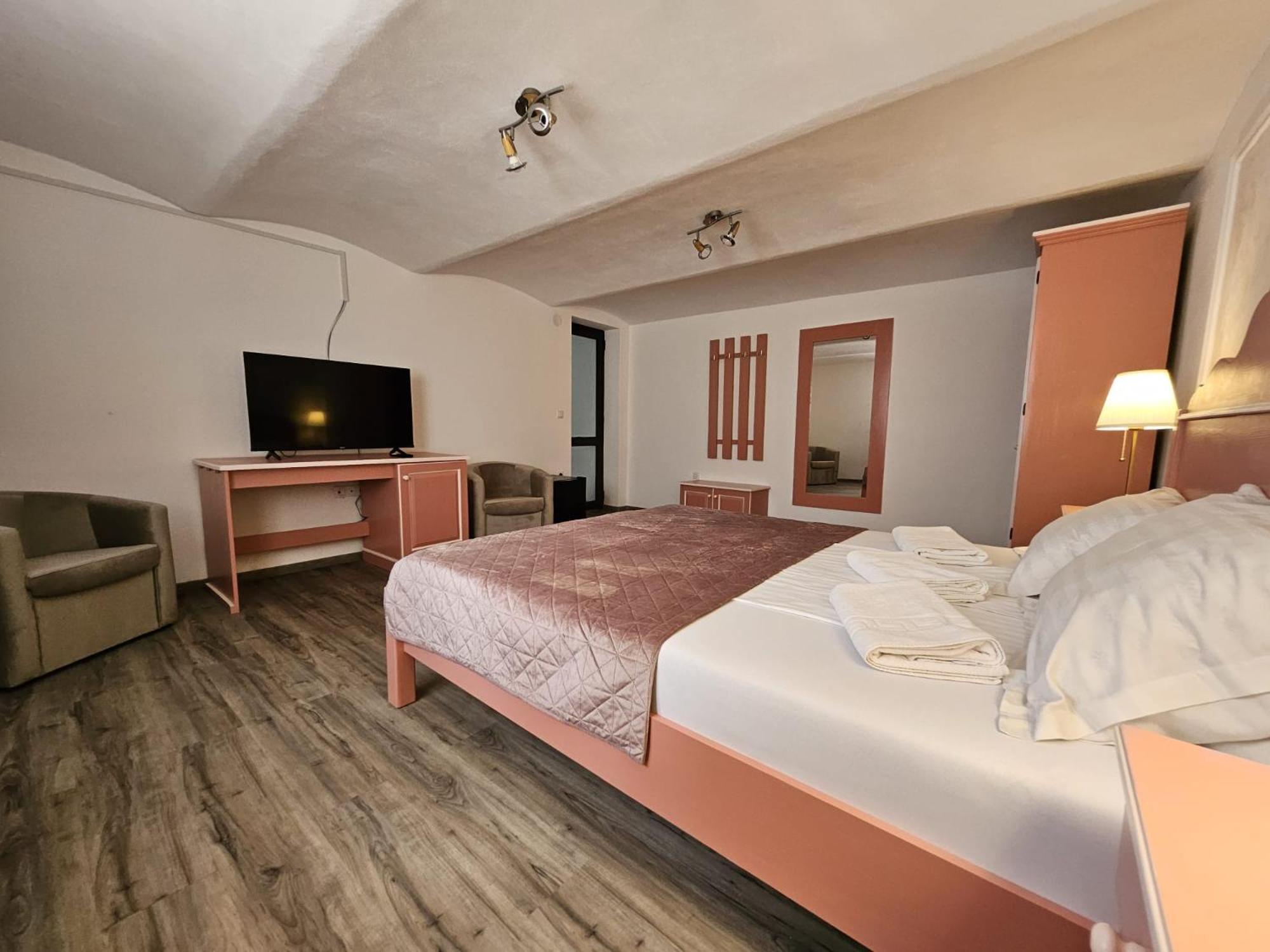 Casa Raduly - Apartament Demisol Сибиу Экстерьер фото